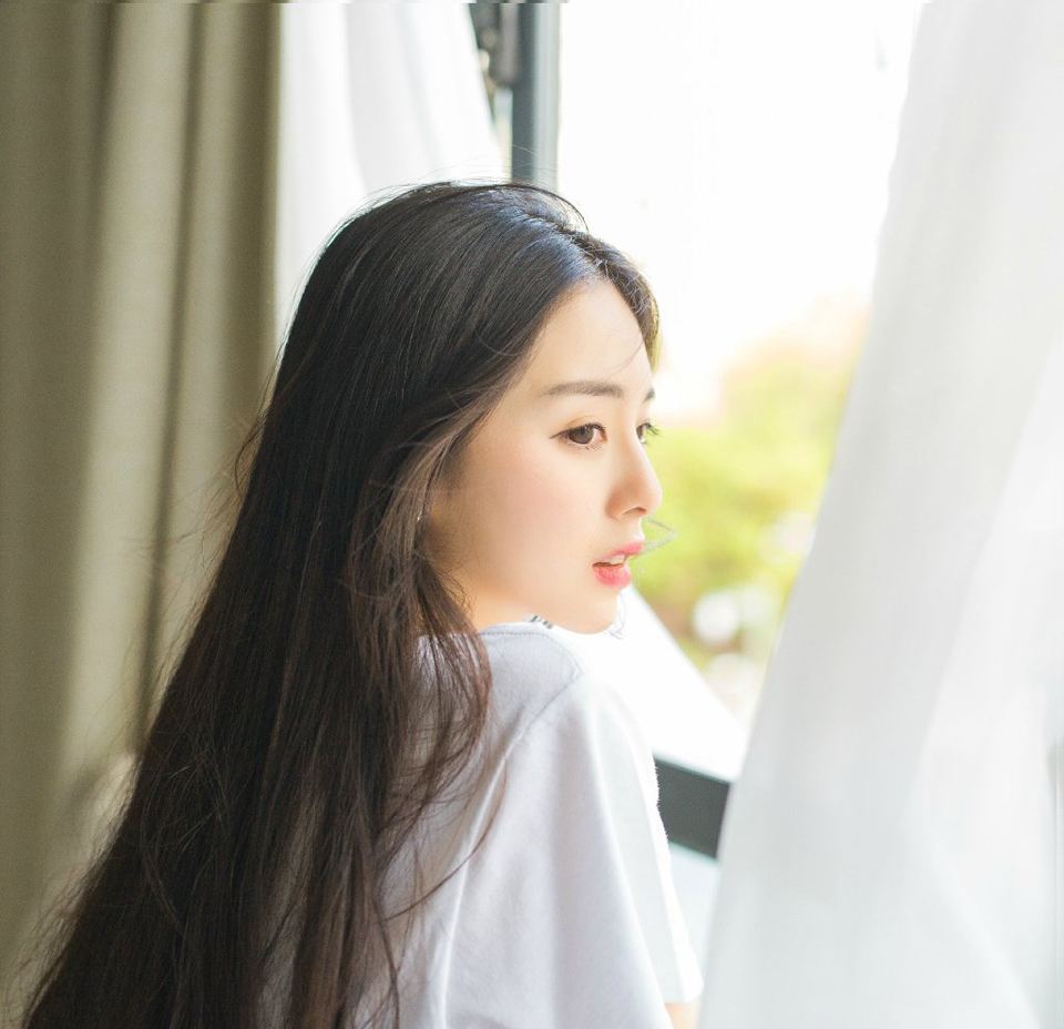 “派人通知曹操吧。”刘备扭头，看向关羽：“王印就请他暂时保管，待他日兵精粮足，再战吕布之时，再请出王印。”